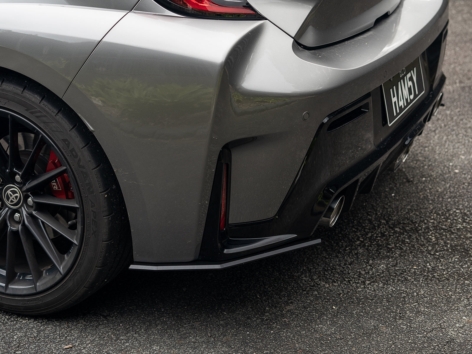 Rear bumper detail featuring rear spats from splitter kit.
