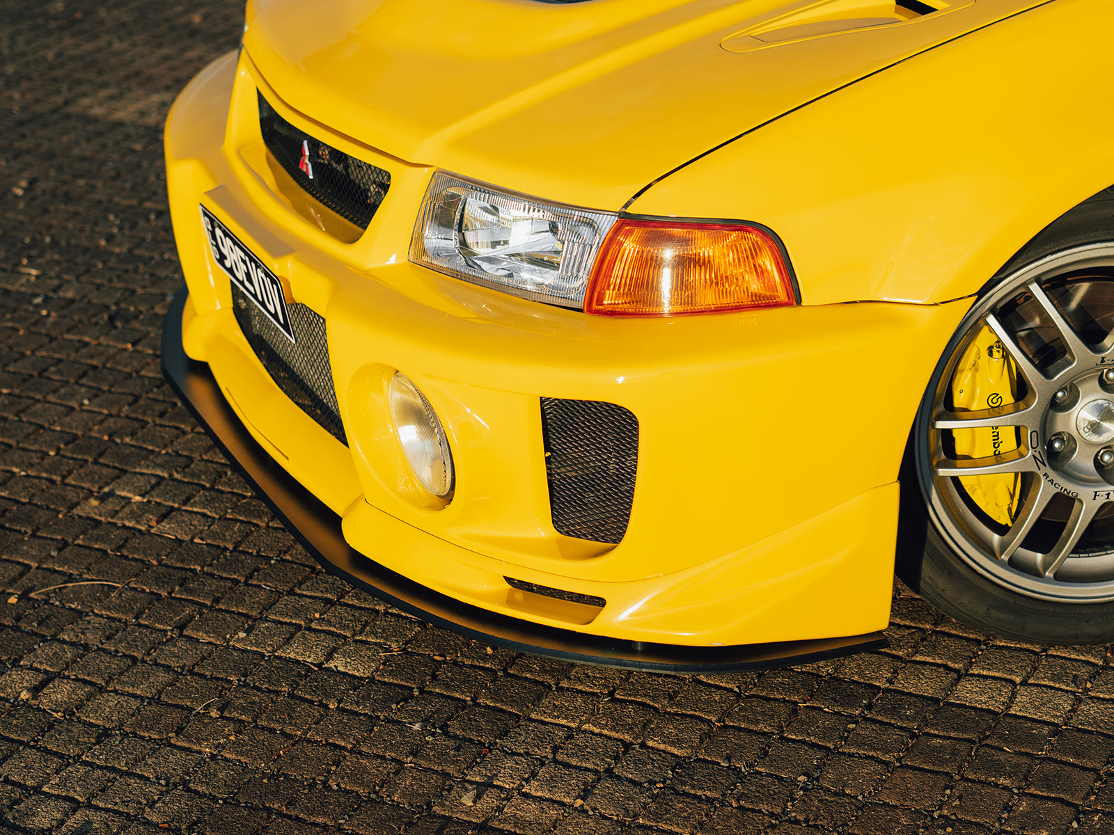 Mitsubishi Evo 5 Front Splitter Lip
