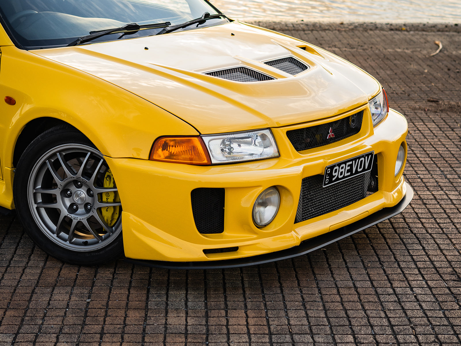 Mitsubishi Evo 5 Front Splitter Lip