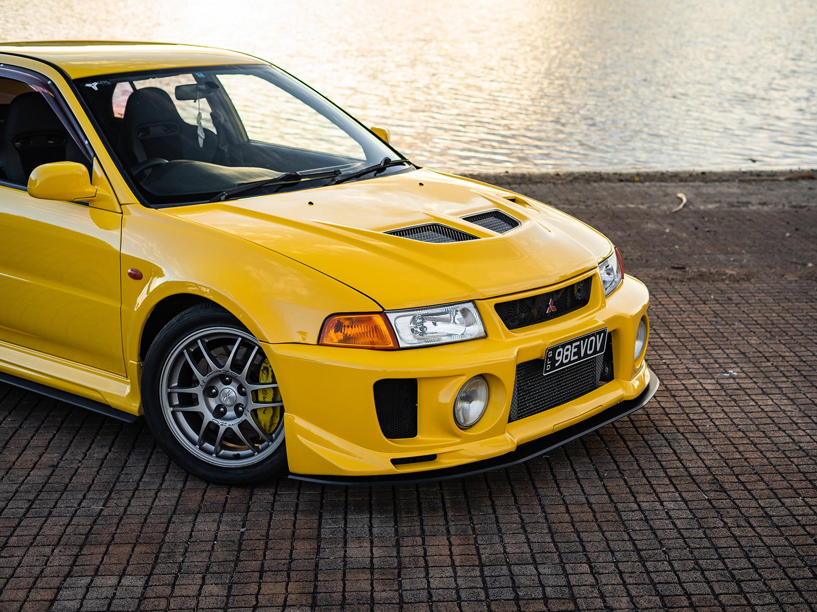 Mitsubishi Evo 5 Front Splitter Lip