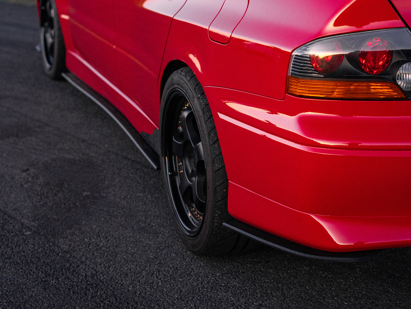The Project Aero Mitsubishi Evo 8 rear spats/pods are a great addition to the OEM rear bumper bar