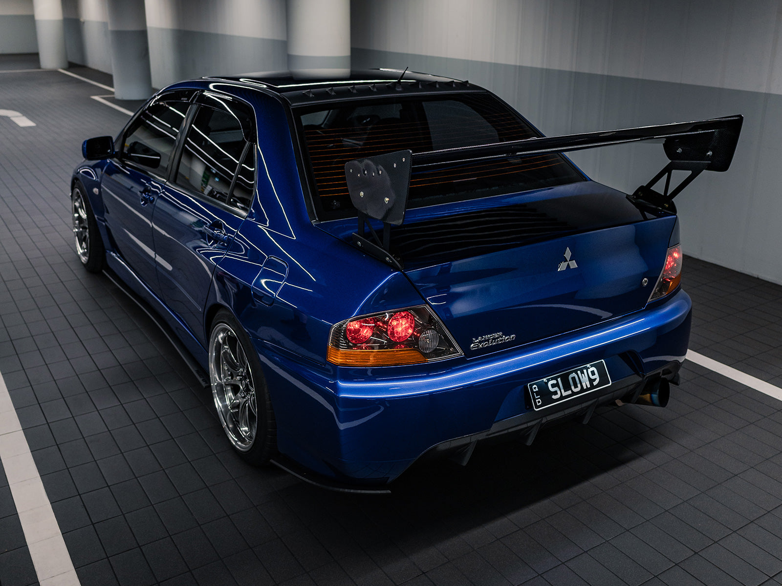 Project Aeros Evo 9 complete splitter lip kit is a perfect way to spice up your Evo 9, complimenting the OEM factory body kit