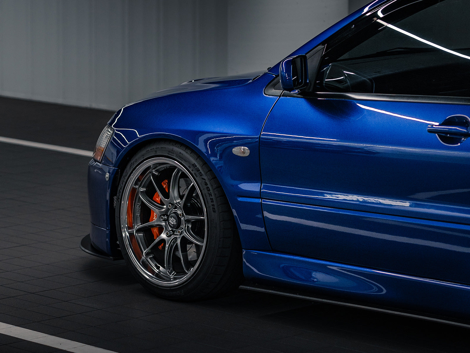 Project Aeros Evo 9 complete splitter lip kit is a perfect way to spice up your Evo 9, complimenting the OEM factory body kit